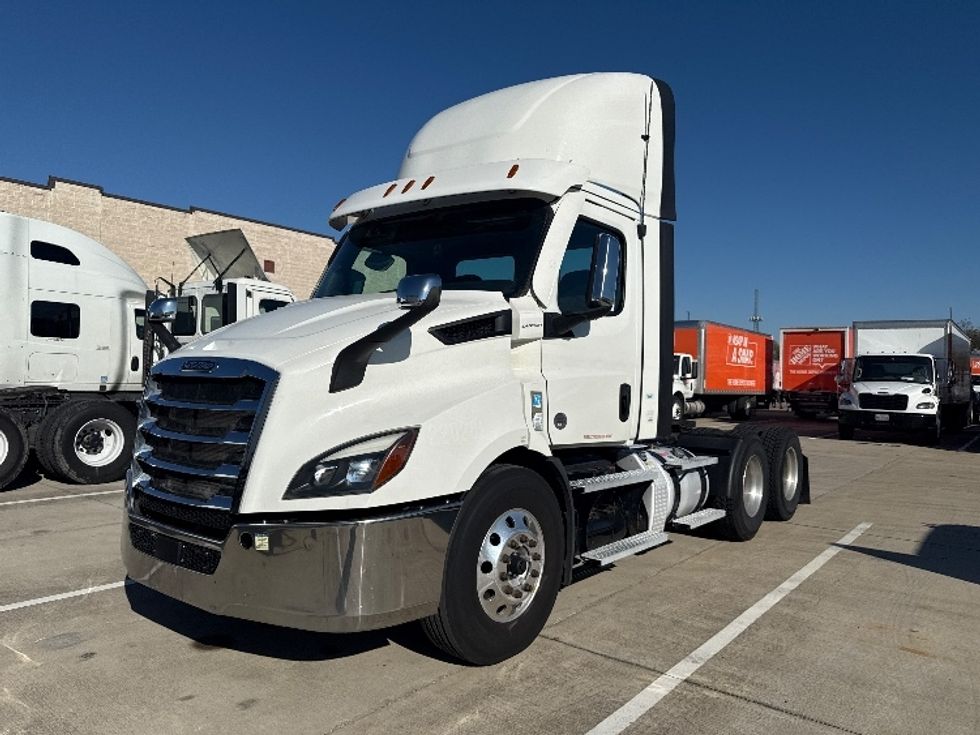 Day Cab Tractor-Heavy Duty Tractors-Freightliner-2021-T11664ST-Arlington-TX-472,511\n\t\tmiles-$ 52,000 - Image 3