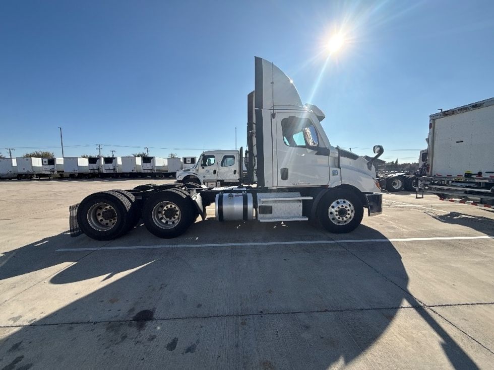 Day Cab Tractor-Heavy Duty Tractors-Freightliner-2021-T11664ST-Arlington-TX-472,511\n\t\tmiles-$ 52,000 - Image 8
