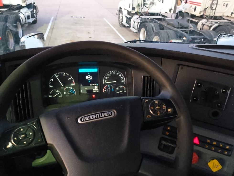 Day Cab Tractor-Heavy Duty Tractors-Freightliner-2021-T11664ST-Arlington-TX-496,545\n\t\tmiles-$ 49,500 - Image 11