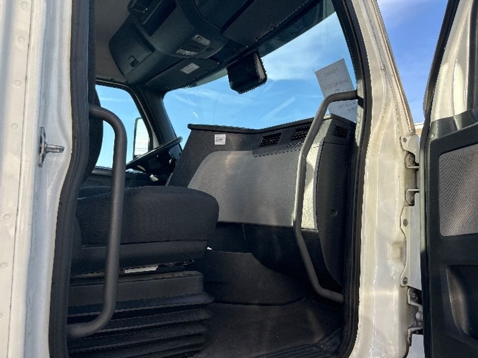 Day Cab Tractor-Heavy Duty Tractors-Freightliner-2021-T11664ST-Arlington-TX-496,545\n\t\tmiles-$ 49,500 - Image 12