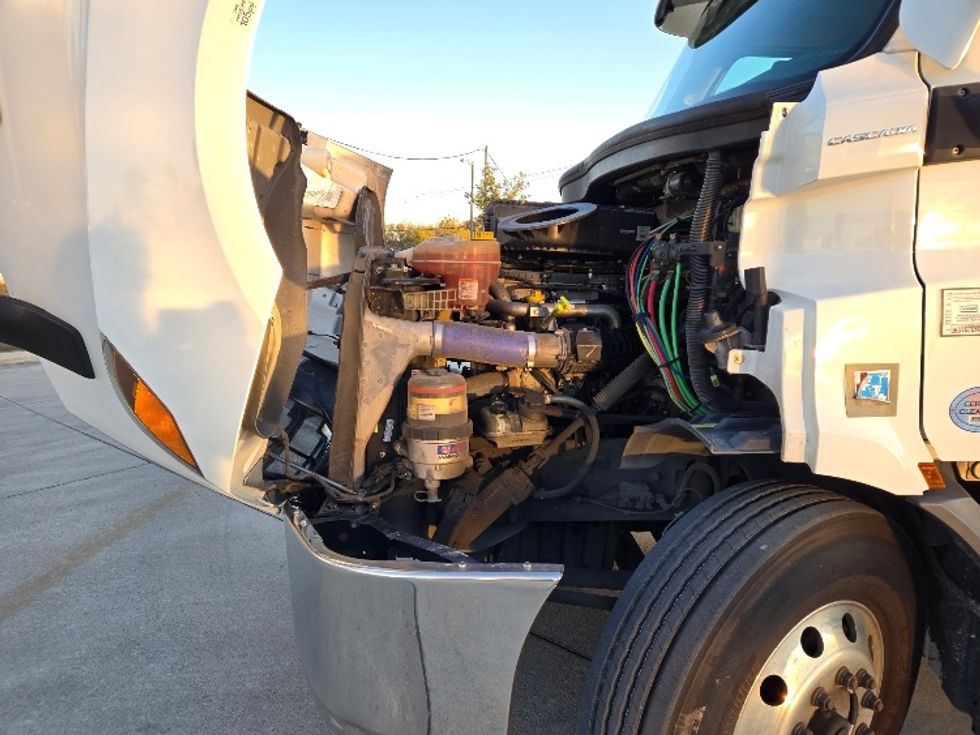 Day Cab Tractor-Heavy Duty Tractors-Freightliner-2021-T11664ST-Arlington-TX-496,545\n\t\tmiles-$ 49,500 - Image 16