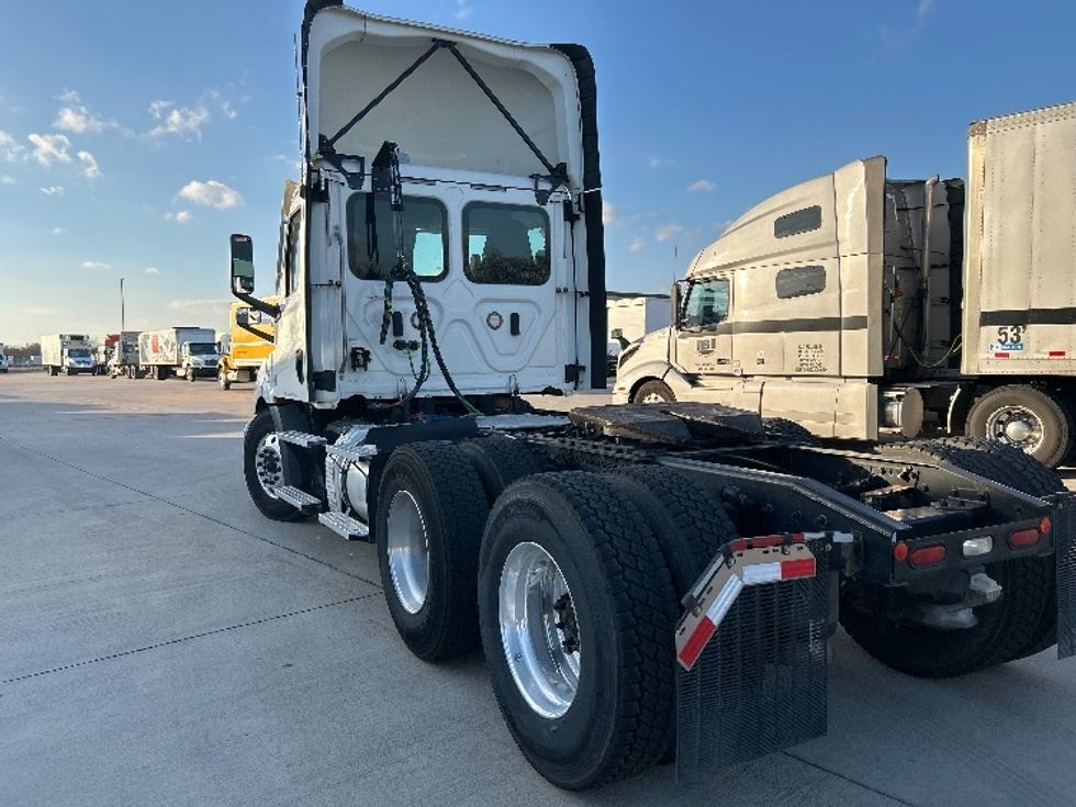 Day Cab Tractor-Heavy Duty Tractors-Freightliner-2021-T11664ST-Arlington-TX-496,545\n\t\tmiles-$ 49,500 - Image 5