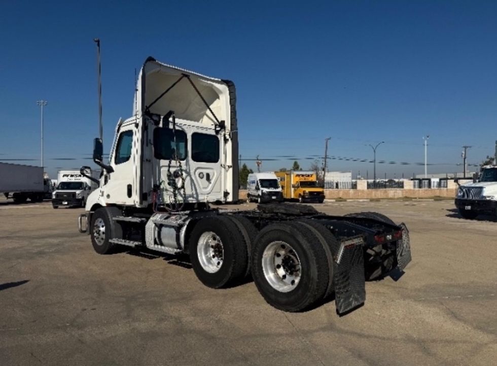Day Cab Tractor-Heavy Duty Tractors-Freightliner-2021-T11664ST-Arlington-TX-504,161\n\t\tmiles-$ 48,750 - Image 5