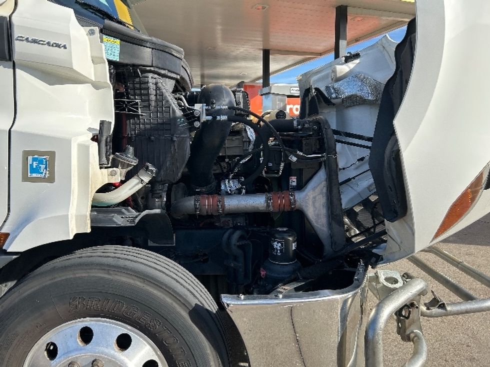 Day Cab Tractor-Heavy Duty Tractors-Freightliner-2021-T11664ST-Arlington-TX-511,443\n\t\tmiles-$ 47,750 - Image 15