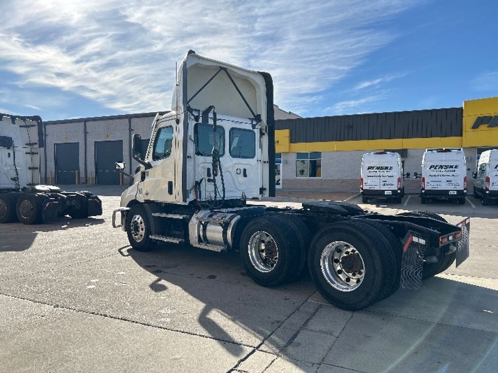Day Cab Tractor-Heavy Duty Tractors-Freightliner-2021-T11664ST-Arlington-TX-511,443\n\t\tmiles-$ 47,750 - Image 5