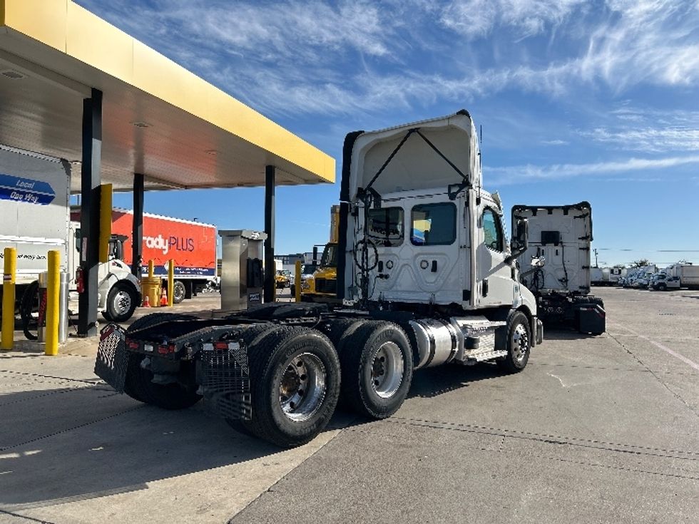 Day Cab Tractor-Heavy Duty Tractors-Freightliner-2021-T11664ST-Arlington-TX-511,443\n\t\tmiles-$ 47,750 - Image 7