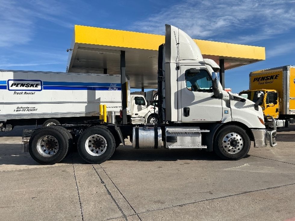 Day Cab Tractor-Heavy Duty Tractors-Freightliner-2021-T11664ST-Arlington-TX-511,443\n\t\tmiles-$ 47,750 - Image 8