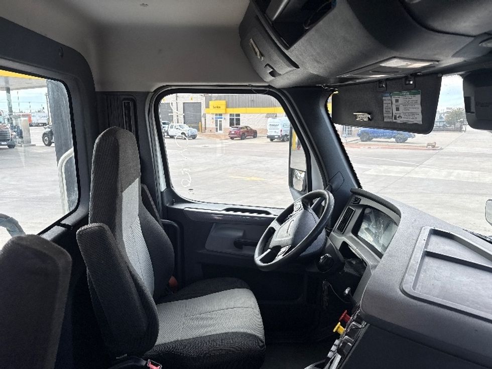 Day Cab Tractor-Heavy Duty Tractors-Freightliner-2021-T11664ST-Arlington-TX-515,519\n\t\tmiles-$ 47,500 - Image 14