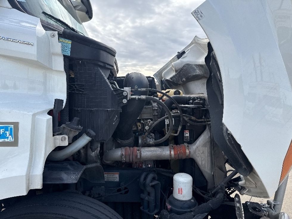 Day Cab Tractor-Heavy Duty Tractors-Freightliner-2021-T11664ST-Arlington-TX-515,519\n\t\tmiles-$ 47,500 - Image 15