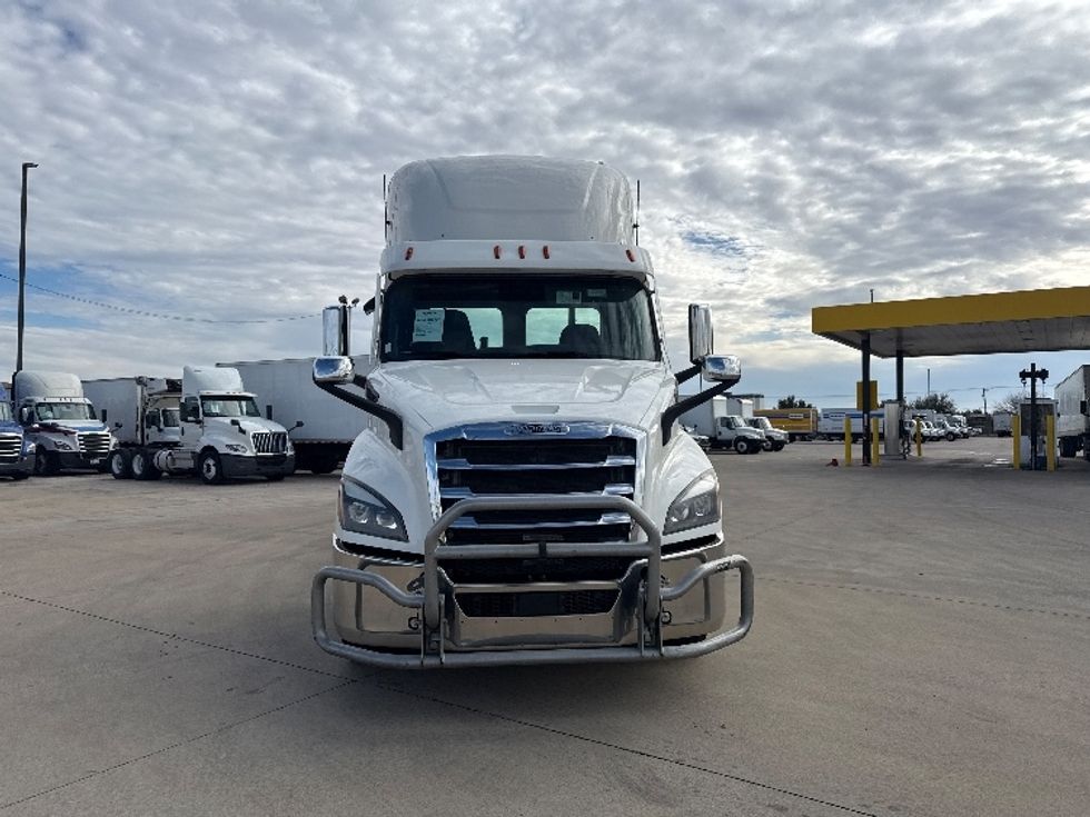 Day Cab Tractor-Heavy Duty Tractors-Freightliner-2021-T11664ST-Arlington-TX-515,519\n\t\tmiles-$ 47,500 - Image 2