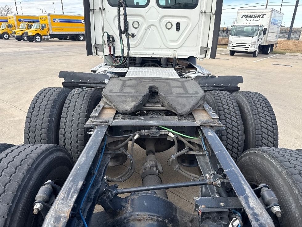 Day Cab Tractor-Heavy Duty Tractors-Freightliner-2021-T11664ST-Arlington-TX-515,519\n\t\tmiles-$ 47,500 - Image 6