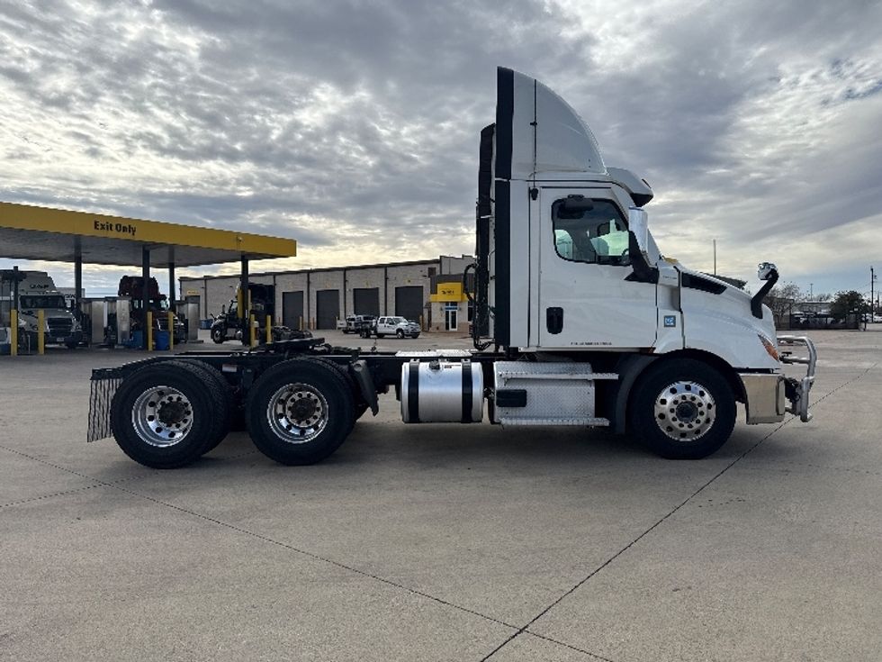 Day Cab Tractor-Heavy Duty Tractors-Freightliner-2021-T11664ST-Arlington-TX-515,519\n\t\tmiles-$ 47,500 - Image 8