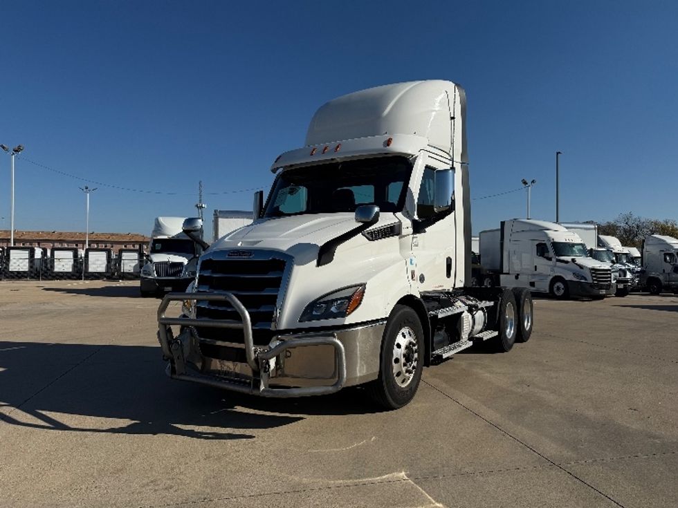 Day Cab Tractor-Heavy Duty Tractors-Freightliner-2021-T11664ST-Arlington-TX-533,922\n\t\tmiles-$ 45,500 - Image 3