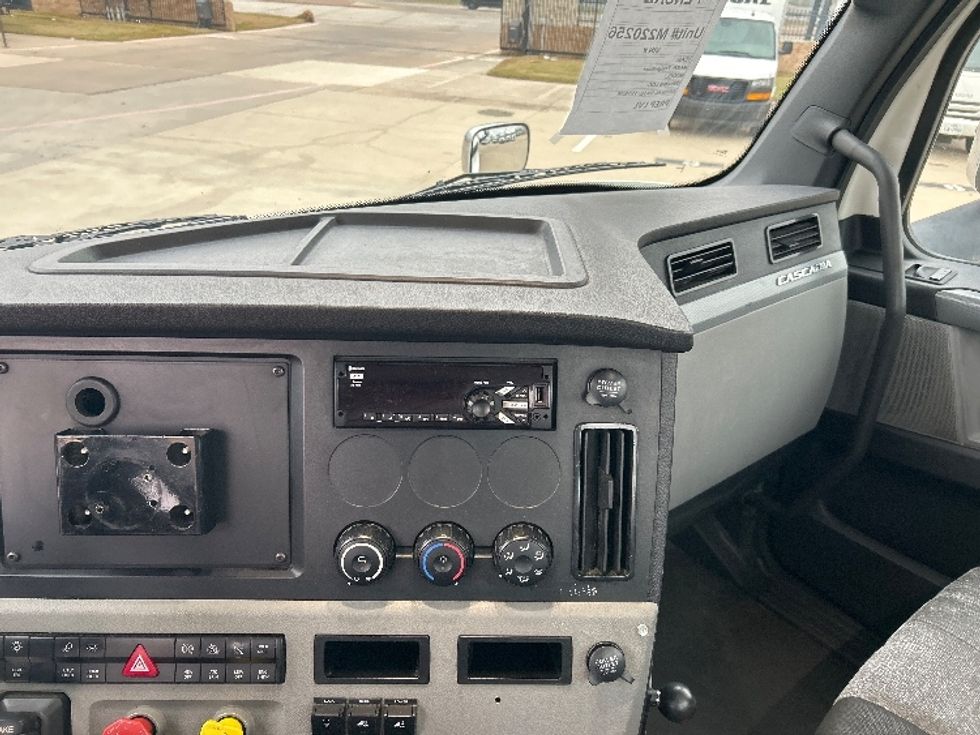 Day Cab Tractor-Heavy Duty Tractors-Freightliner-2021-T11664ST-Arlington-TX-537,337\n\t\tmiles-$ 45,000 - Image 11