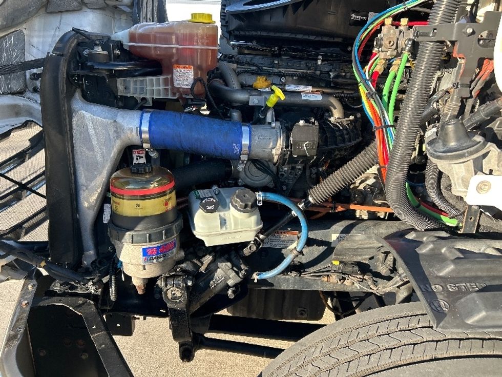 Day Cab Tractor-Heavy Duty Tractors-Freightliner-2021-T11664ST-Arlington-TX-537,337\n\t\tmiles-$ 45,000 - Image 16