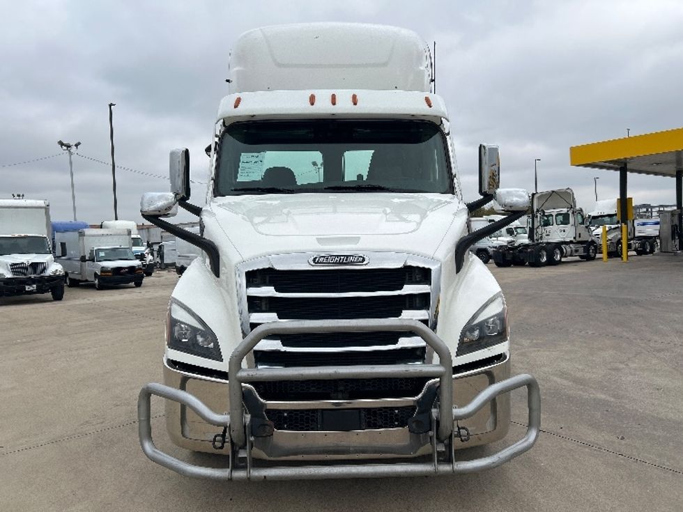 Day Cab Tractor-Heavy Duty Tractors-Freightliner-2021-T11664ST-Arlington-TX-537,337\n\t\tmiles-$ 45,000 - Image 2