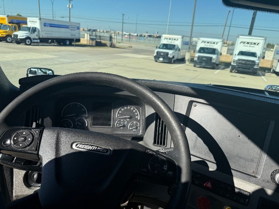 Day Cab Tractor-Heavy Duty Tractors-Freightliner-2021-T11664ST-Arlington-TX-545,120\n\t\tmiles-$ 44,250 - Image 11