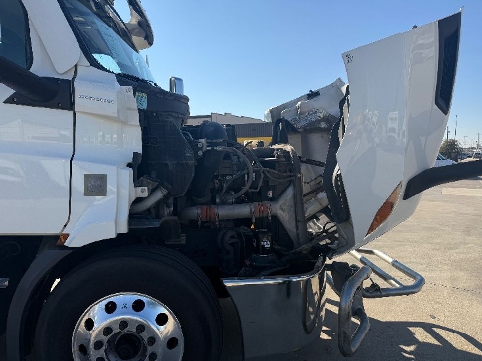 Day Cab Tractor-Heavy Duty Tractors-Freightliner-2021-T11664ST-Arlington-TX-545,120\n\t\tmiles-$ 44,250 - Image 15