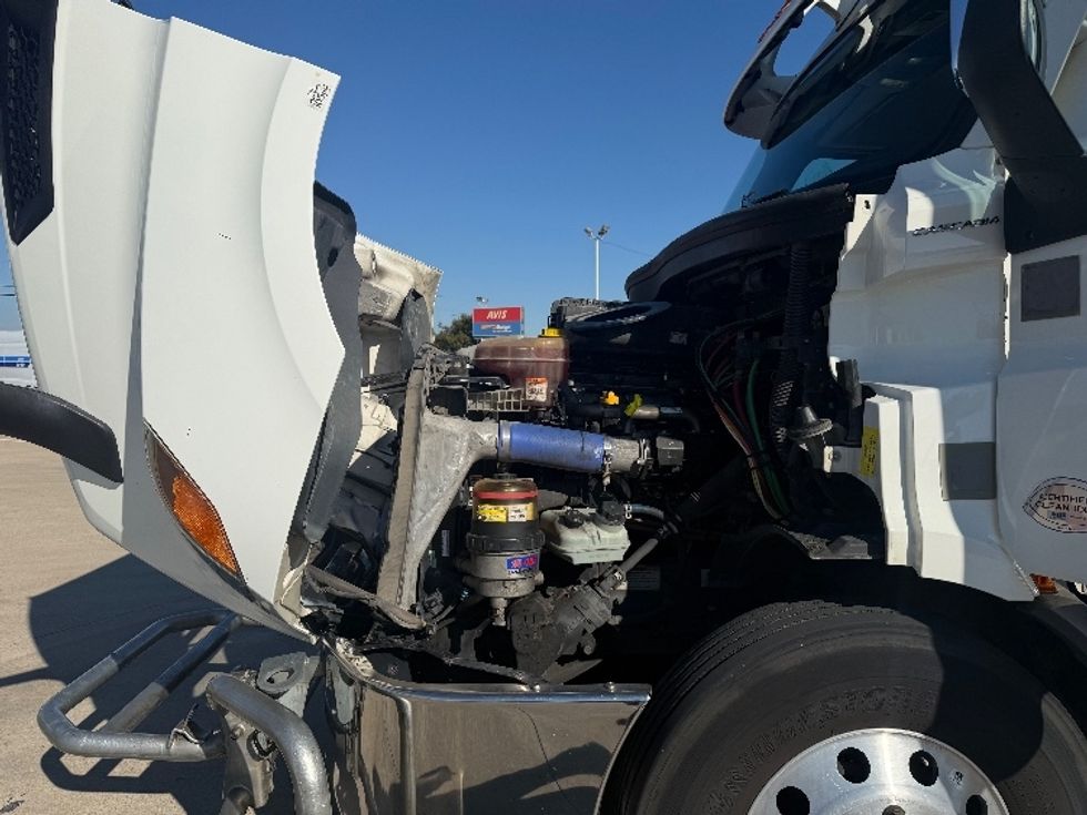 Day Cab Tractor-Heavy Duty Tractors-Freightliner-2021-T11664ST-Arlington-TX-545,120\n\t\tmiles-$ 44,250 - Image 16