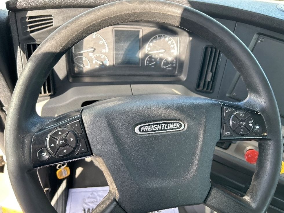 Day Cab Tractor-Heavy Duty Tractors-Freightliner-2021-T11664ST-Arlington-TX-545,671\n\t\tmiles-$ 44,000 - Image 11