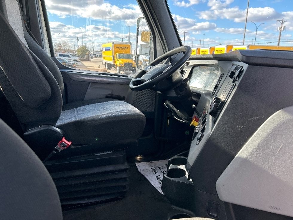 Day Cab Tractor-Heavy Duty Tractors-Freightliner-2021-T11664ST-Arlington-TX-545,671\n\t\tmiles-$ 44,000 - Image 14