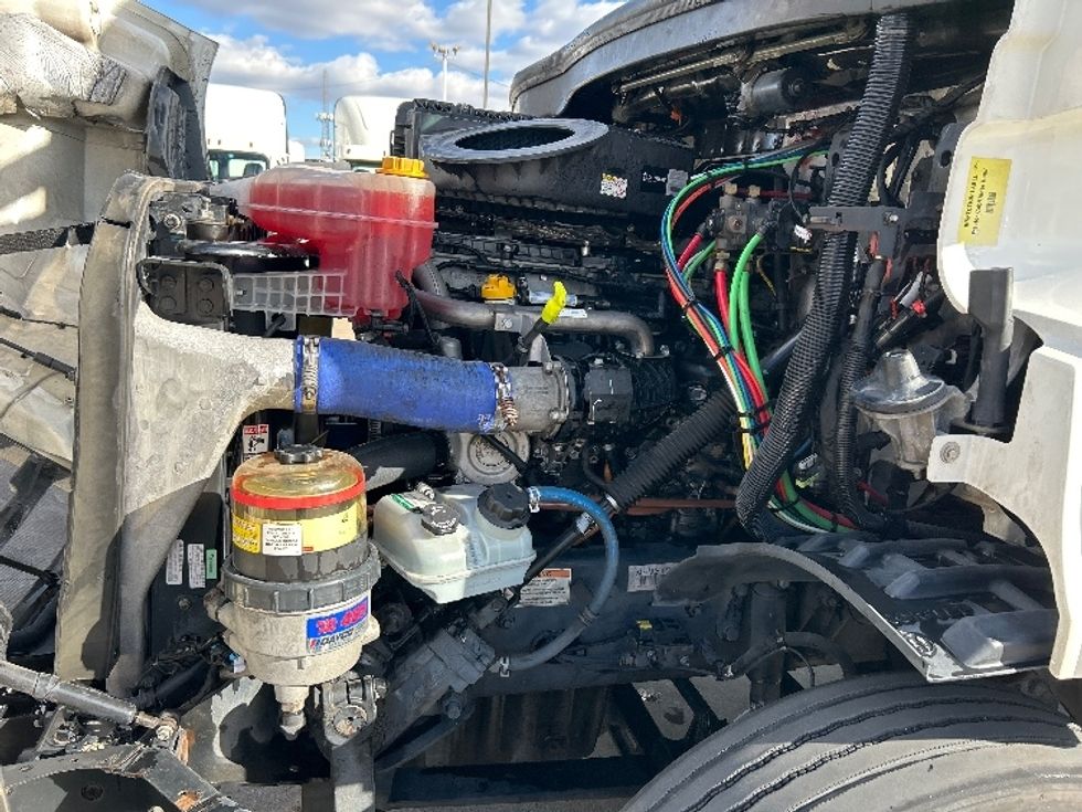 Day Cab Tractor-Heavy Duty Tractors-Freightliner-2021-T11664ST-Arlington-TX-545,671\n\t\tmiles-$ 44,000 - Image 16