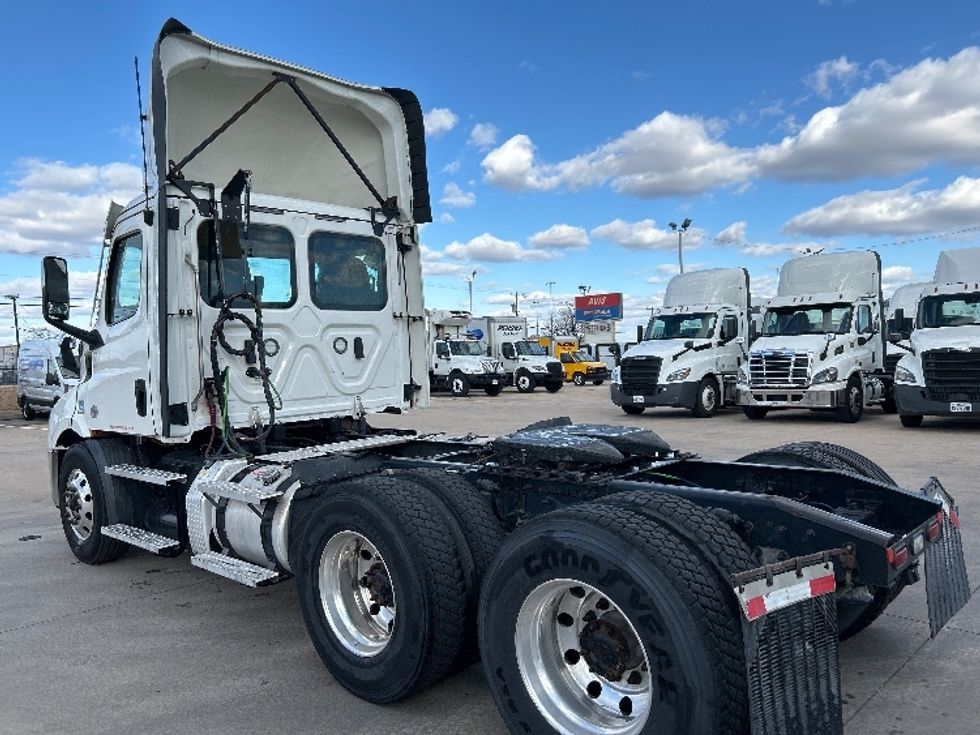 Day Cab Tractor-Heavy Duty Tractors-Freightliner-2021-T11664ST-Arlington-TX-545,671\n\t\tmiles-$ 44,000 - Image 5