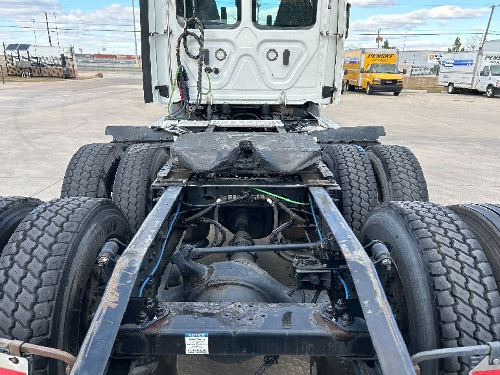 Day Cab Tractor-Heavy Duty Tractors-Freightliner-2021-T11664ST-Arlington-TX-545,671\n\t\tmiles-$ 44,000 - Image 6