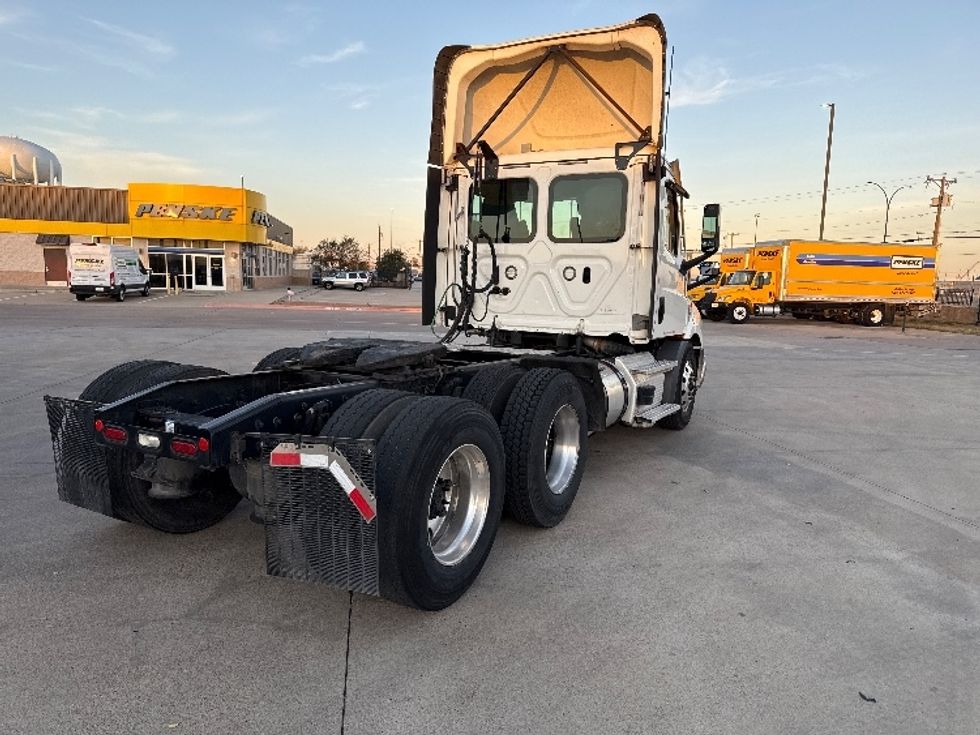 Day Cab Tractor-Heavy Duty Tractors-Freightliner-2021-T11664ST-Arlington-TX-583,746\n\t\tmiles-$ 40,000 - Image 7