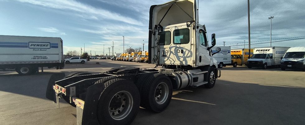Day Cab Tractor-Heavy Duty Tractors-Freightliner-2021-T11664ST-Arlington-TX-635,080\n\t\tmiles-$ 34,250 - Image 7