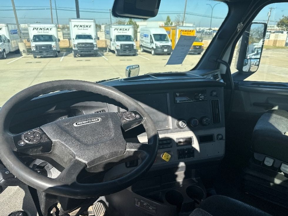 Day Cab Tractor-Heavy Duty Tractors-Freightliner-2021-T11664ST-Arlington-TX-656,838\n\t\tmiles-$ 30,250 - Image 10