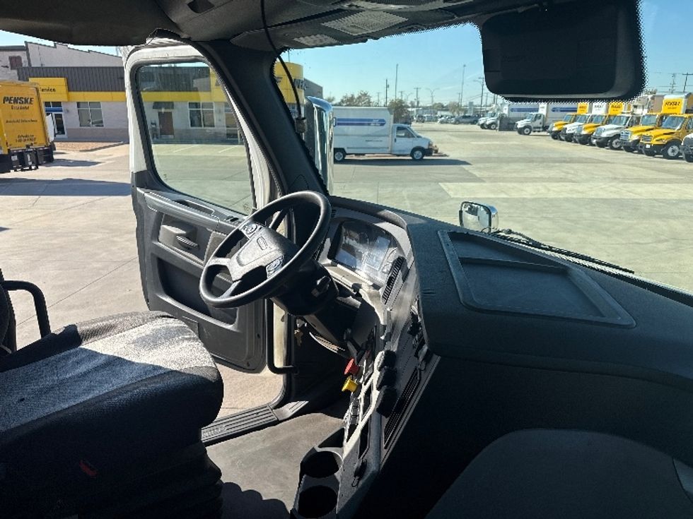 Day Cab Tractor-Heavy Duty Tractors-Freightliner-2021-T11664ST-Arlington-TX-656,838\n\t\tmiles-$ 30,250 - Image 14