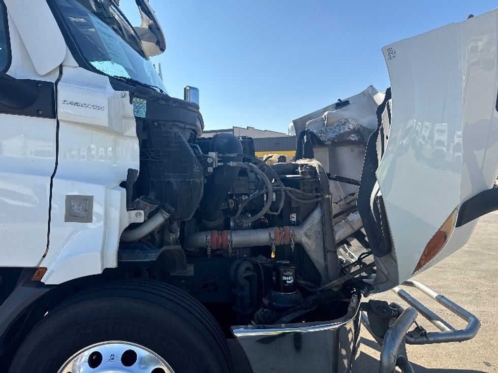 Day Cab Tractor-Heavy Duty Tractors-Freightliner-2021-T11664ST-Arlington-TX-656,838\n\t\tmiles-$ 30,250 - Image 15