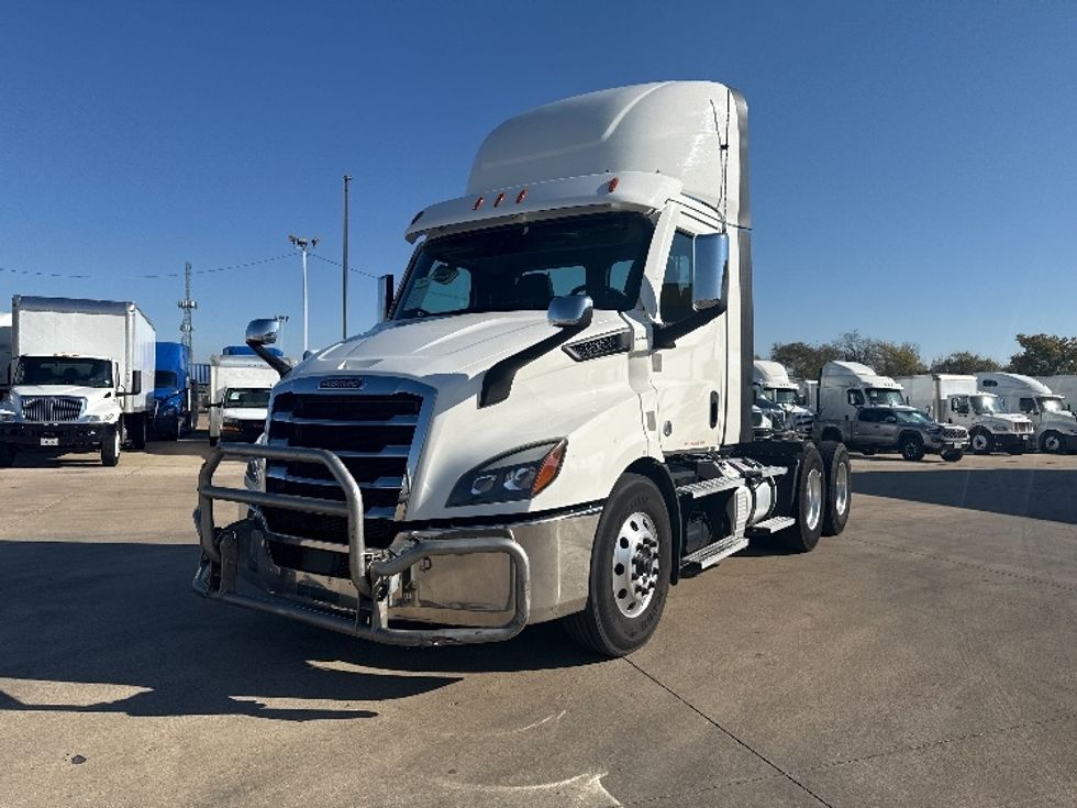 Day Cab Tractor-Heavy Duty Tractors-Freightliner-2021-T11664ST-Arlington-TX-656,838\n\t\tmiles-$ 30,250 - Image 3