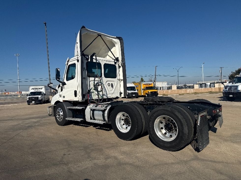Day Cab Tractor-Heavy Duty Tractors-Freightliner-2021-T11664ST-Arlington-TX-656,838\n\t\tmiles-$ 30,250 - Image 5
