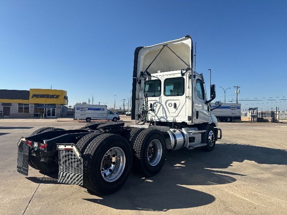Day Cab Tractor-Heavy Duty Tractors-Freightliner-2021-T11664ST-Arlington-TX-656,838\n\t\tmiles-$ 30,250 - Image 7