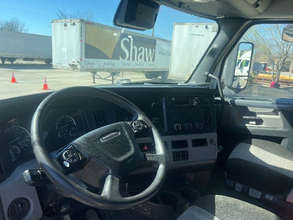 Day Cab Tractor-Heavy Duty Tractors-Freightliner-2021-T11664ST-Baton Rouge-LA-579,098\n\t\tmiles-$ 53,000 - Image 10