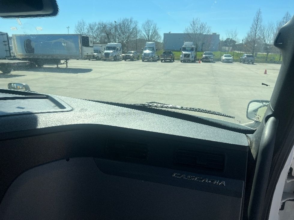 Day Cab Tractor-Heavy Duty Tractors-Freightliner-2021-T11664ST-Baton Rouge-LA-579,098\n\t\tmiles-$ 53,000 - Image 13