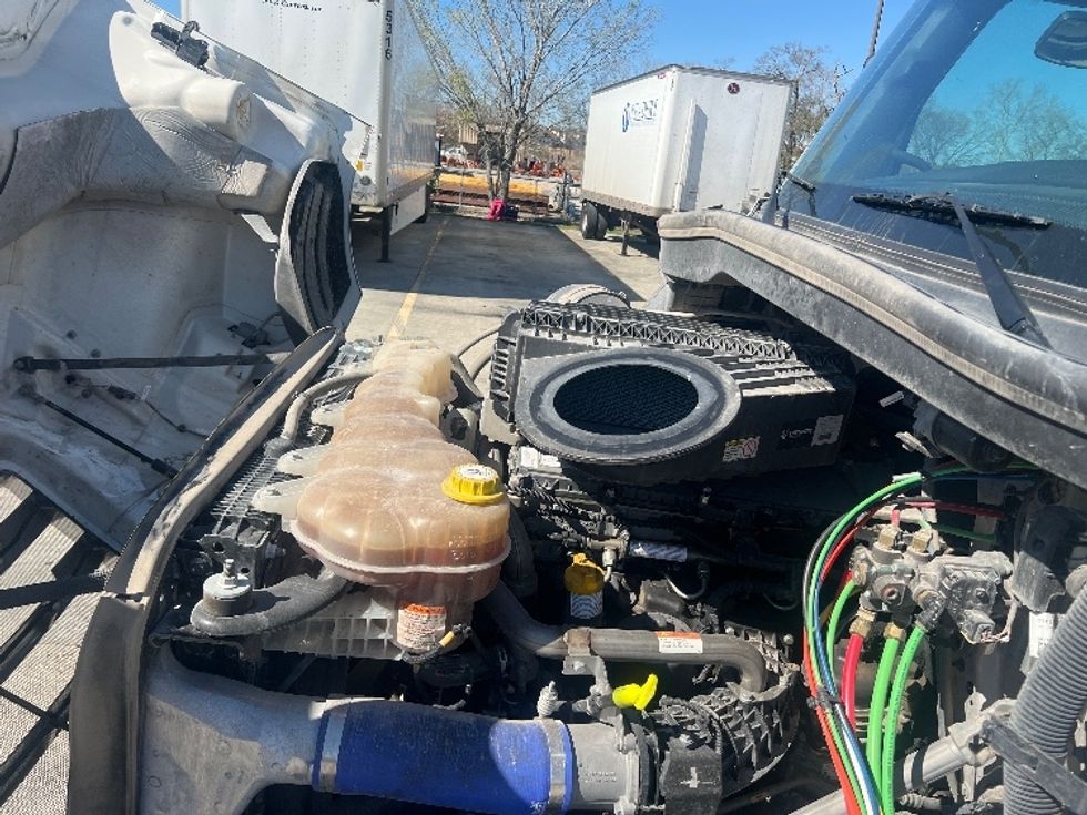 Day Cab Tractor-Heavy Duty Tractors-Freightliner-2021-T11664ST-Baton Rouge-LA-579,098\n\t\tmiles-$ 53,000 - Image 16