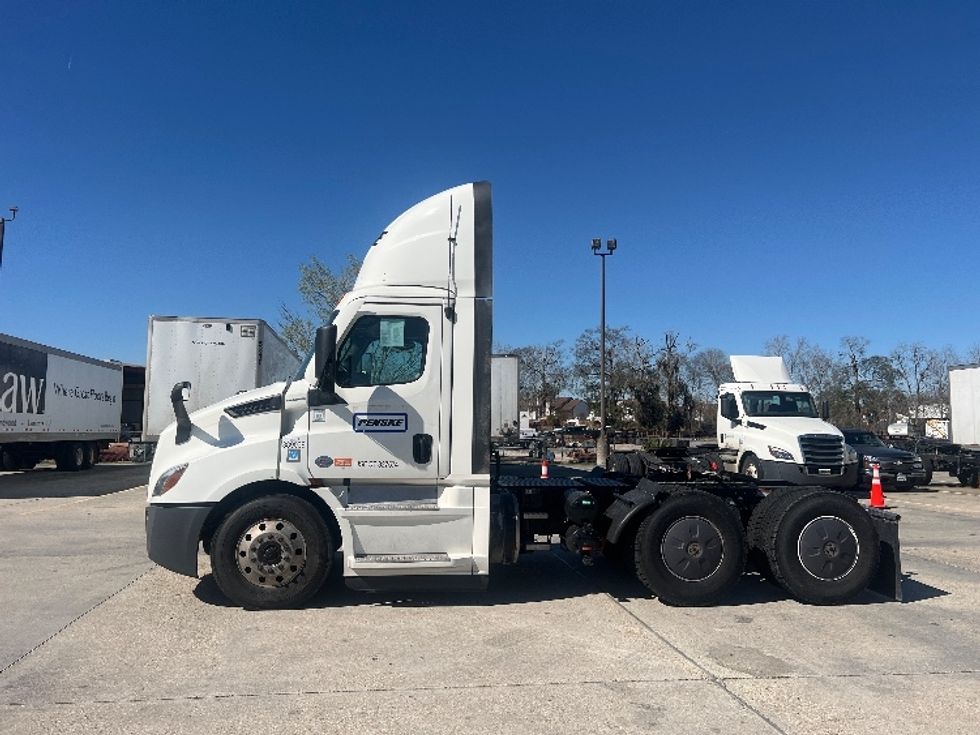 Day Cab Tractor-Heavy Duty Tractors-Freightliner-2021-T11664ST-Baton Rouge-LA-579,098\n\t\tmiles-$ 53,000 - Image 4