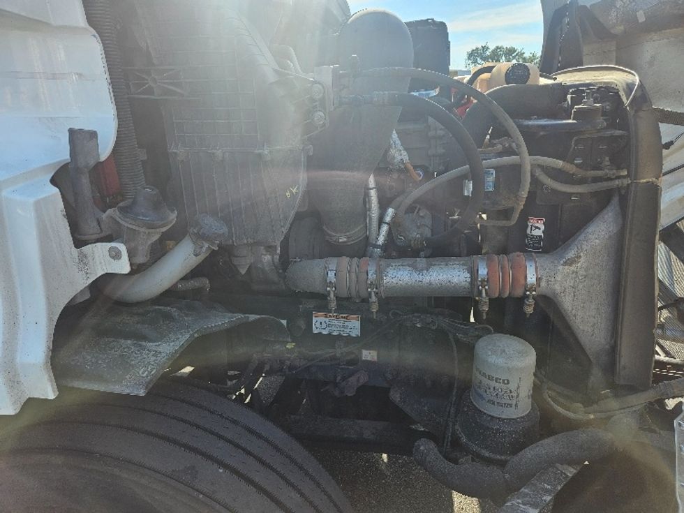 Day Cab Tractor-Heavy Duty Tractors-Freightliner-2021-T11664ST-Brooklyn Park-MN-370,971\n\t\tmiles-$ 52,750 - Image 15