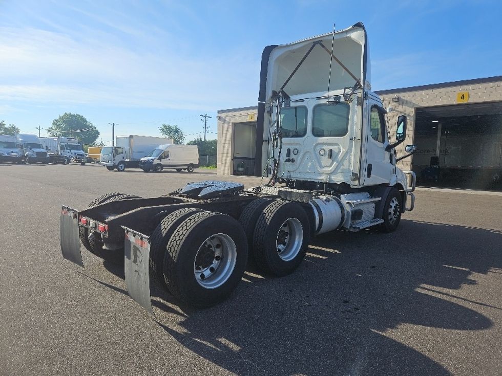 Day Cab Tractor-Heavy Duty Tractors-Freightliner-2021-T11664ST-Brooklyn Park-MN-370,971\n\t\tmiles-$ 52,750 - Image 7