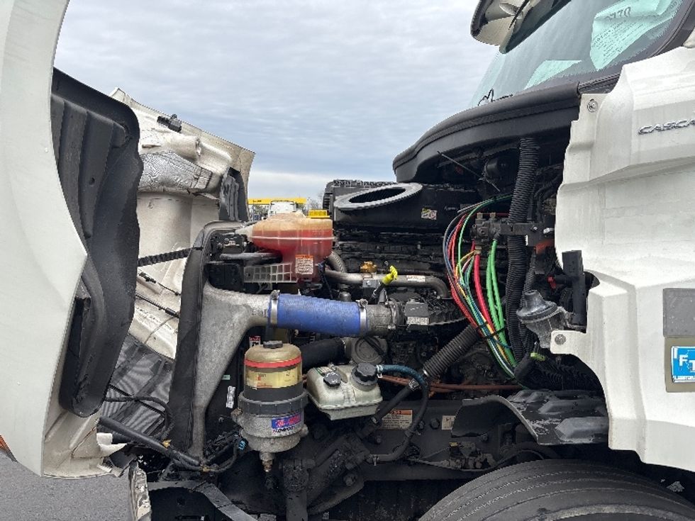 Day Cab Tractor-Heavy Duty Tractors-Freightliner-2021-T11664ST-Burlington-NJ-280,085\n\t\tmiles-$ 58,250 - Image 16