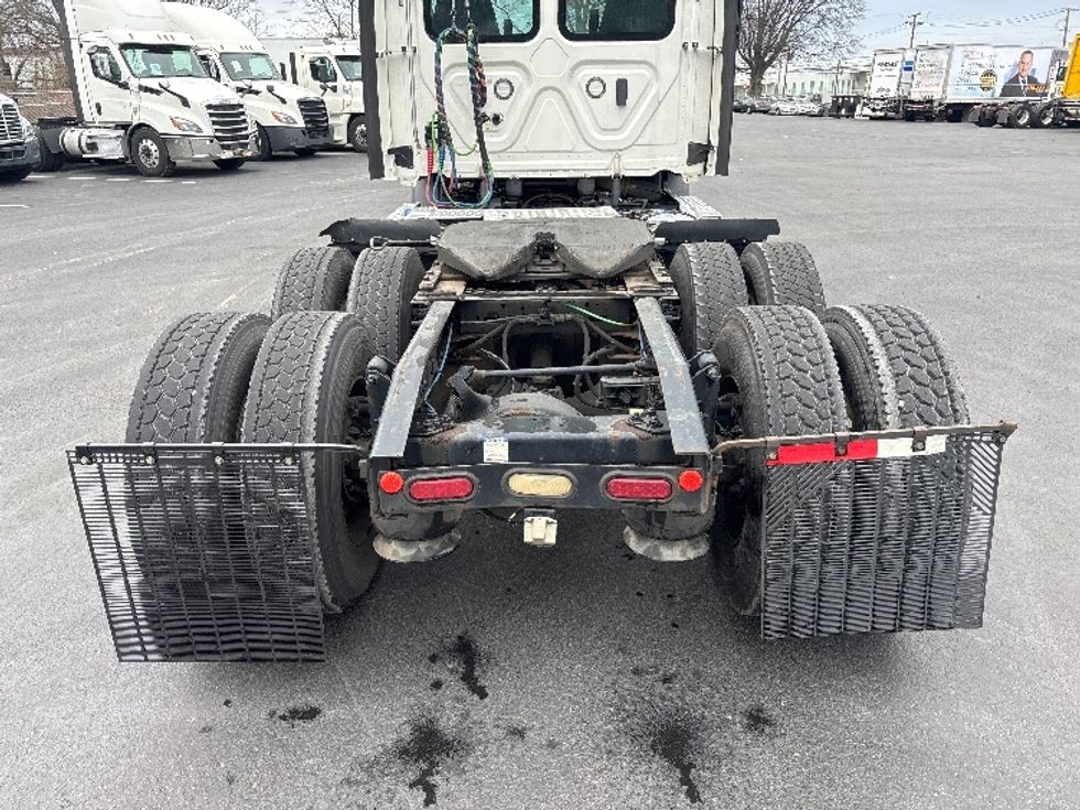Day Cab Tractor-Heavy Duty Tractors-Freightliner-2021-T11664ST-Burlington-NJ-280,085\n\t\tmiles-$ 58,250 - Image 6