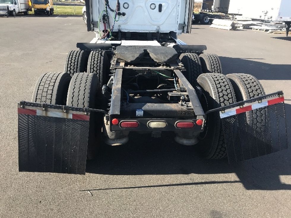 Day Cab Tractor-Heavy Duty Tractors-Freightliner-2021-T11664ST-Burlington-NJ-324,157\n\t\tmiles-$ 57,750 - Image 6