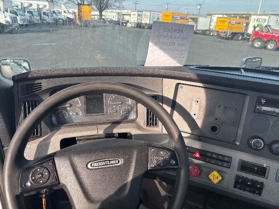 Day Cab Tractor-Heavy Duty Tractors-Freightliner-2021-T11664ST-Burlington-NJ-332,021\n\t\tmiles-$ 55,250 - Image 11