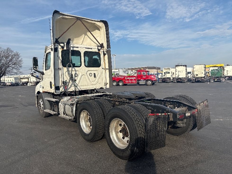 Day Cab Tractor-Heavy Duty Tractors-Freightliner-2021-T11664ST-Burlington-NJ-332,021\n\t\tmiles-$ 55,250 - Image 5