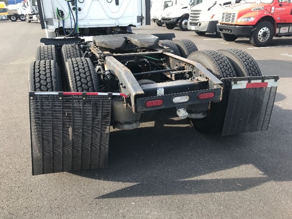 Day Cab Tractor-Heavy Duty Tractors-Freightliner-2021-T11664ST-Burlington-NJ-332,830\n\t\tmiles-$ 57,250 - Image 20