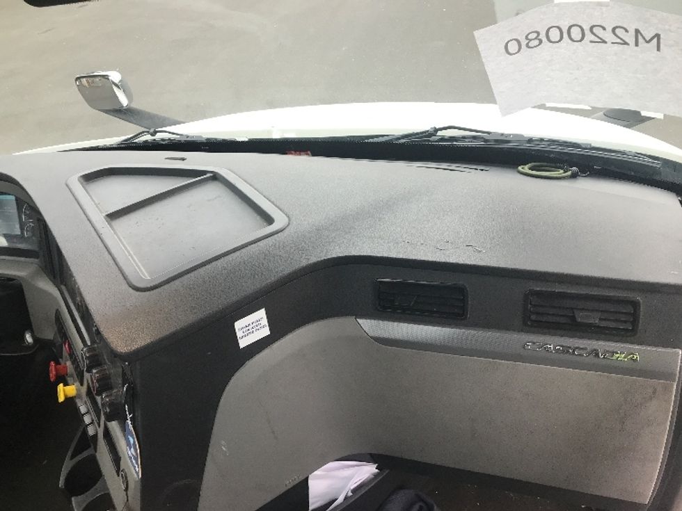 Day Cab Tractor-Heavy Duty Tractors-Freightliner-2021-T11664ST-Burlington-NJ-350,248\n\t\tmiles-$ 56,500 - Image 13