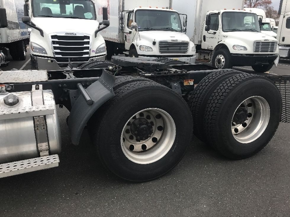 Day Cab Tractor-Heavy Duty Tractors-Freightliner-2021-T11664ST-Burlington-NJ-350,248\n\t\tmiles-$ 56,500 - Image 18